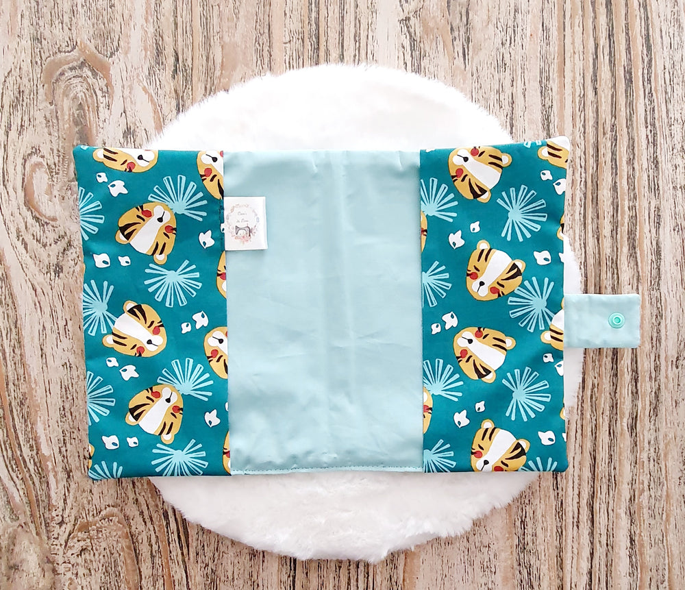 Protège Carnet de Santé "Lionceaux Turquoise"