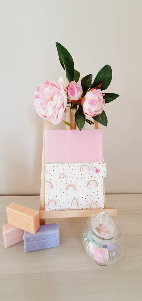 Protège carnet de santé Arc-en-ciel rose
