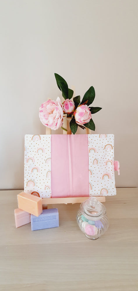 Protège carnet de santé Arc-en-ciel rose