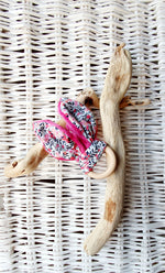 Hochet de dentition oreilles de lapin "Liberty Fuchsia"