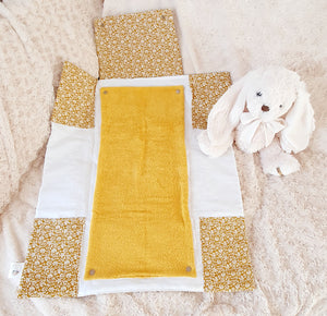 Tapis à Langer Moutarde et oiseaux