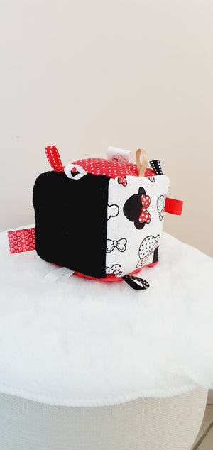 Cube d'éveil "Minnie"
