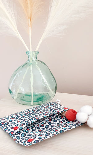 Pochette multi-usages "Léopard Bleu/Rouge"